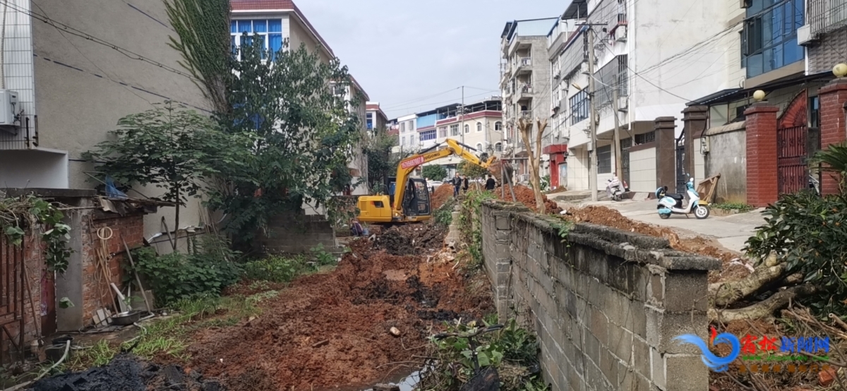 明珠南路即将告别“晴天一身灰，雨天一身泥” (2).jpg